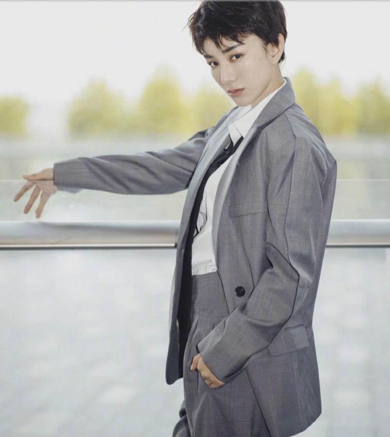 黄奕|黄奕两度闪婚闪离,如今却依旧拥有少女感