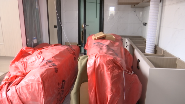 新房迟迟住不上，全屋“定制”变全屋“停滞”，业主：我给了12万！