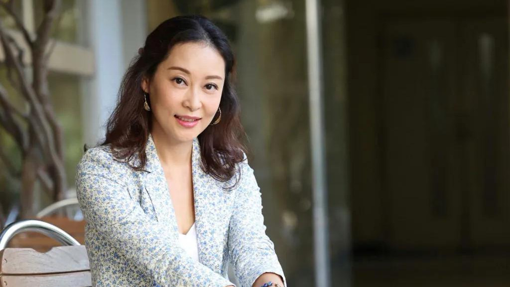 |杨怡姐姐曝明年和富商结婚，待俩继女视如己出，被赞“最强后母”