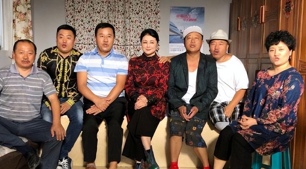 本山传媒|王小蒙宣布退出本山传媒，透露家境不惧高违约金，网友：老赵的锅