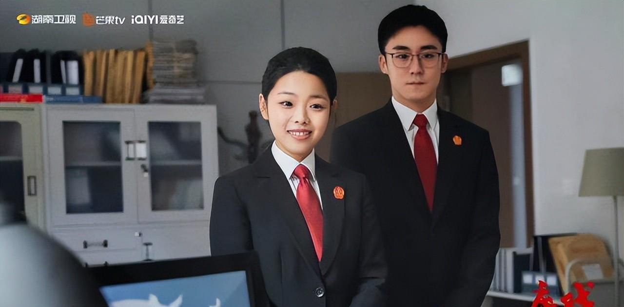 靳东|发胖的靳东太帅了!46岁重回《伪装者》演技巅峰