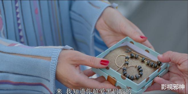 张扬|辣妹版「宿醉」，养眼烧脑尺度非凡