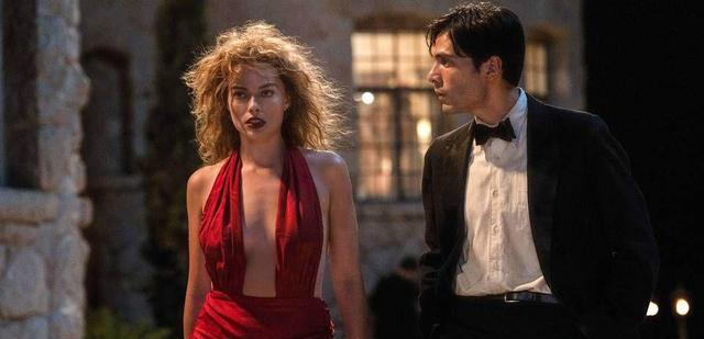 金球奖|罗比同框偶像布拉德皮特,粉丝直呼金球奖最美合照