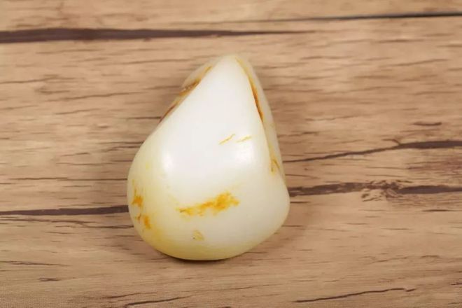 |还是不玩和田玉了,一个白度都这么麻烦