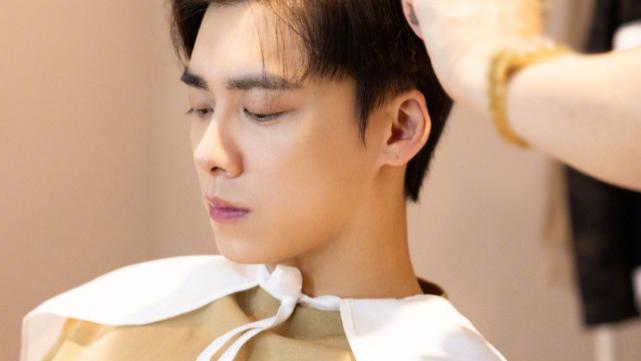 李易峰|李易峰嫖娼细节疑曝光，三次被抓，最早一次发生在6月