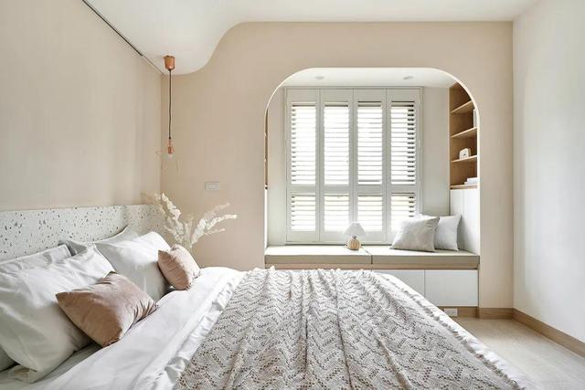 这对夫妻很有眼光,坚持极简主义,把房子装得简约又高级,晒晒