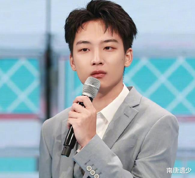 芒果台|继“四小花”之后，芒果台又捧出“双子星”，跨年主持阵容已明朗