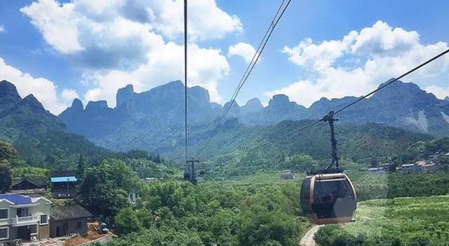 天门山索道|天门山索道和华山西峰索道，坐过的都说刺激，你认为哪个更惊险