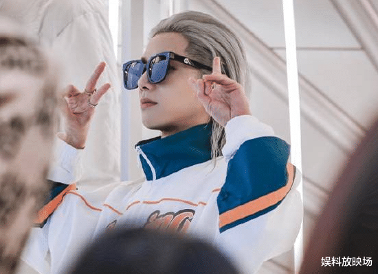 |有种“整容”叫华晨宇留银色长发,看清颜值后,我承认被帅到了