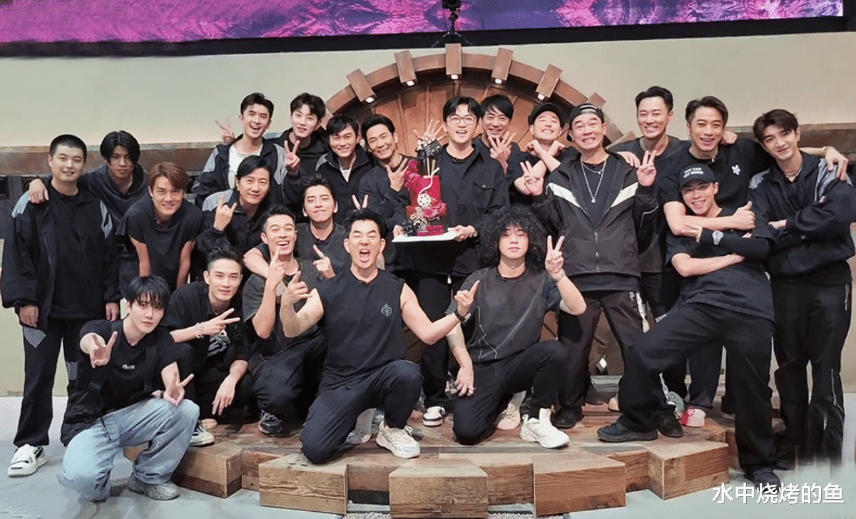 曾比特|王大陆逃离，潘玮柏难过流泪，曾比特一脸无奈，《披哥2》两位队长的差距太明显