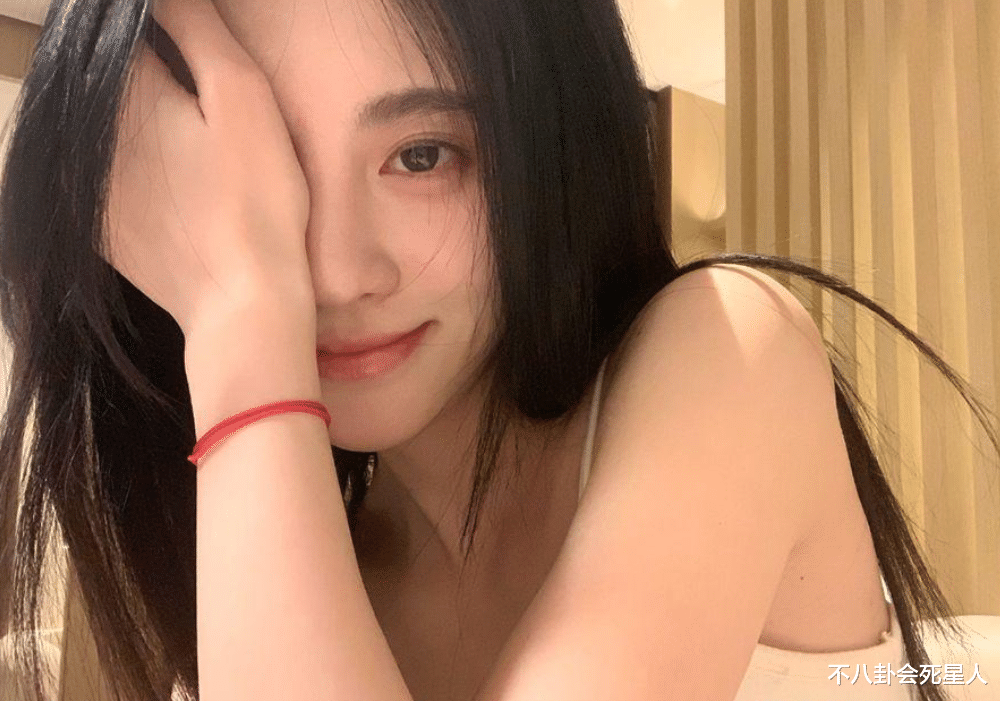 人物设定|假美人！面部崎岖、头大肩窄，这些氛围感美人，颜值都经不起推敲