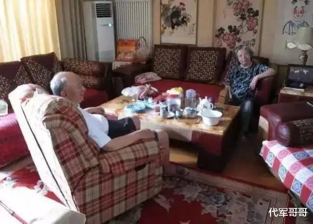 陈佩斯|陈佩斯91岁母亲因感染新冠去世,生前精神出问题,去世细节曝光