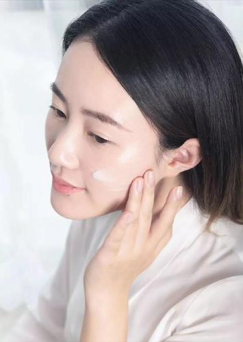 卸妆 熬夜的女人该这样护肤