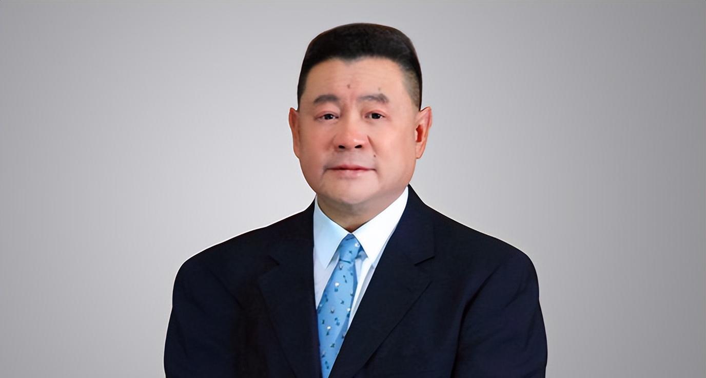 刘銮雄|香港女星狙击手刘銮雄女儿20岁生日!与富翁老爸长得神似