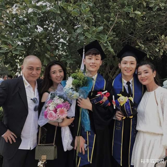 汤镇业|汤镇业前妻晒豪宅！年过五旬仍优雅，曝汤镇业三头养家每年500万