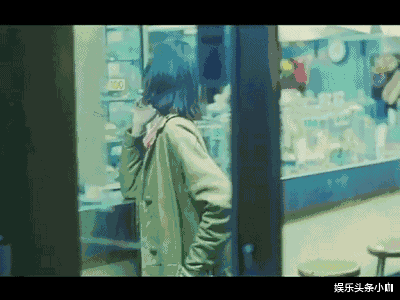 王家卫|他凭什么能将影帝影后轻而易举玩弄于股掌之间?!