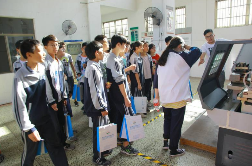 职业教育|“取消职校普及高中”呼声高涨，教育部正式回应，家长们望眼欲穿