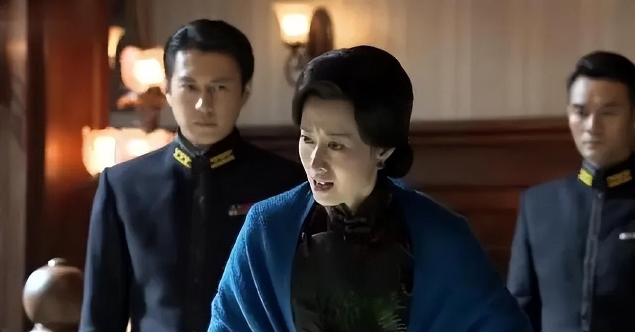 伪装者|看了《伪装者》原著才发现：明家最“阴”的人不是明楼，而是明堂