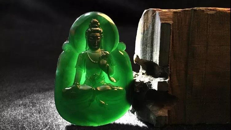 翡翠|黑色玉石怎么辨，和墨翠一比就知道