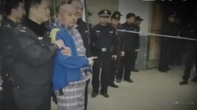 2013年,将儿子一家四口灭门的慈父为何一夜之间变恶魔?娇儿不孝