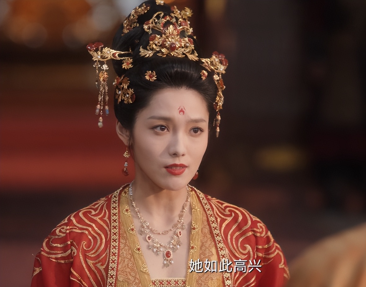 TVB|39岁女星给29岁白敬亭演“妈”，一步迈入老年组，让扮嫩女星咋玩