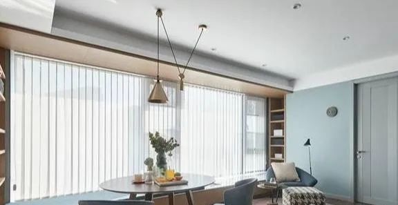 他坚持用飘窗取代客厅沙发,全屋轻松扩容一倍,收纳不输大户型