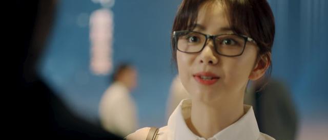 谭松韵|《请叫我总监》本以为谭松韵十分惊艳,没想到她才让人眼前一亮