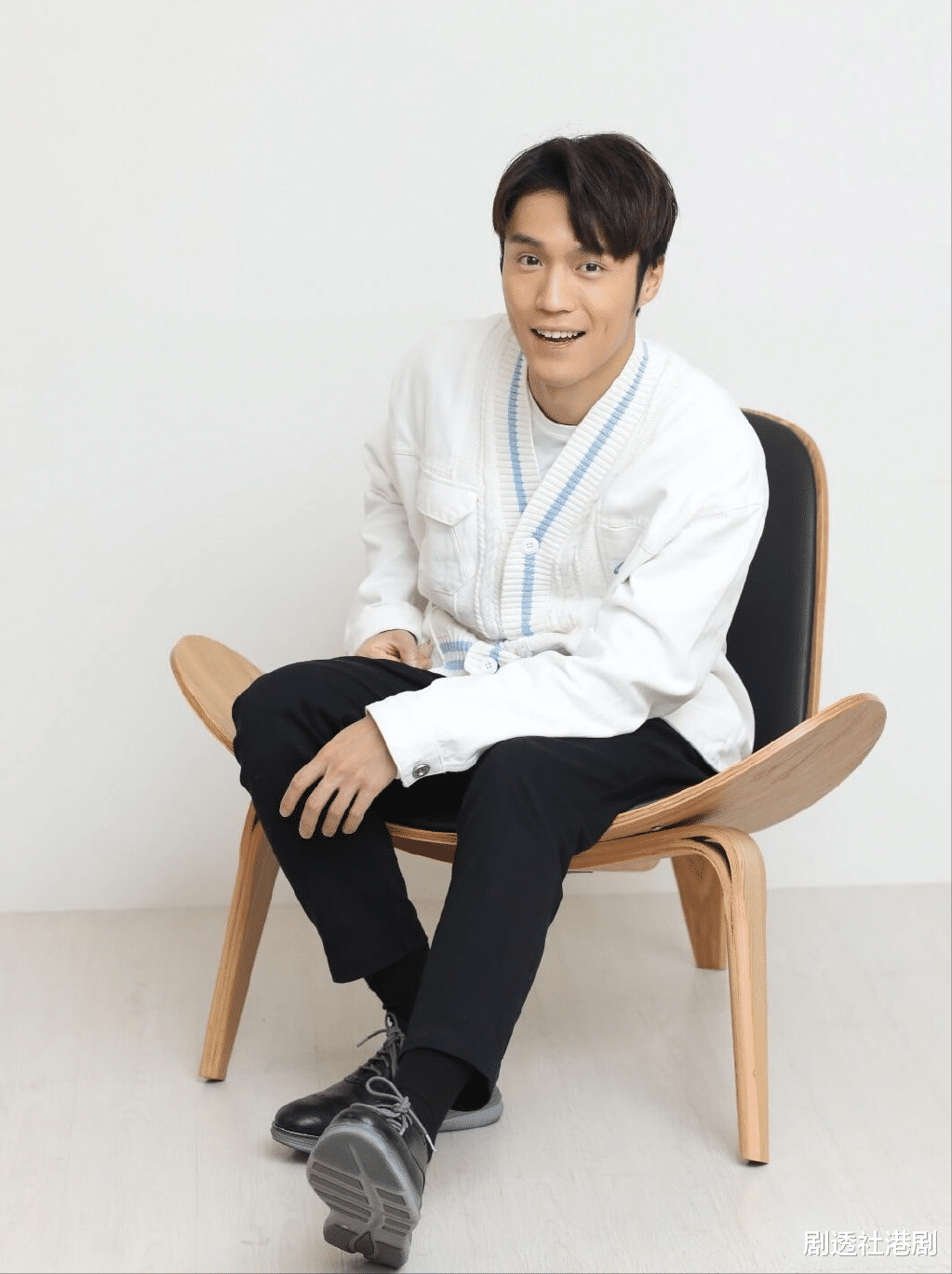 TVB|不想公开姓名,TVB人气小鲜肉自爆曾与圈中人拍拖,视汤洛雯为女神