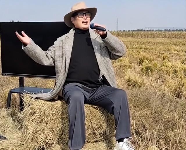 陈萌|大衣哥儿媳妇晒孕妇照,朱小伟亲吻妻子孕肚,陈萌侧脸很像陈亚男