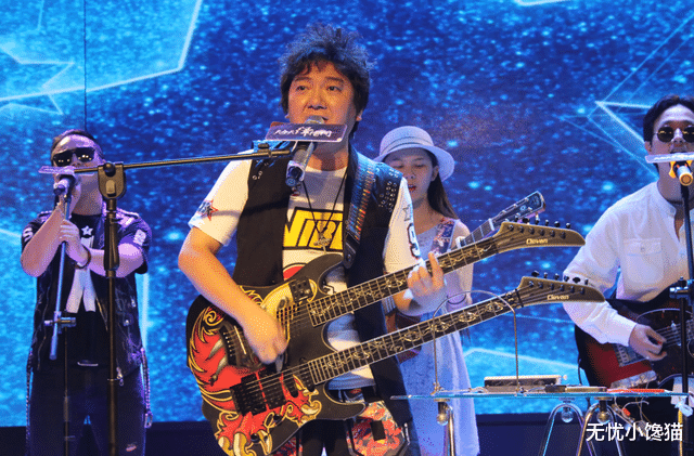 杨臣刚|歌手杨臣刚:靠一首歌赚了2亿,花1100万买豪车,今开6万座驾出门