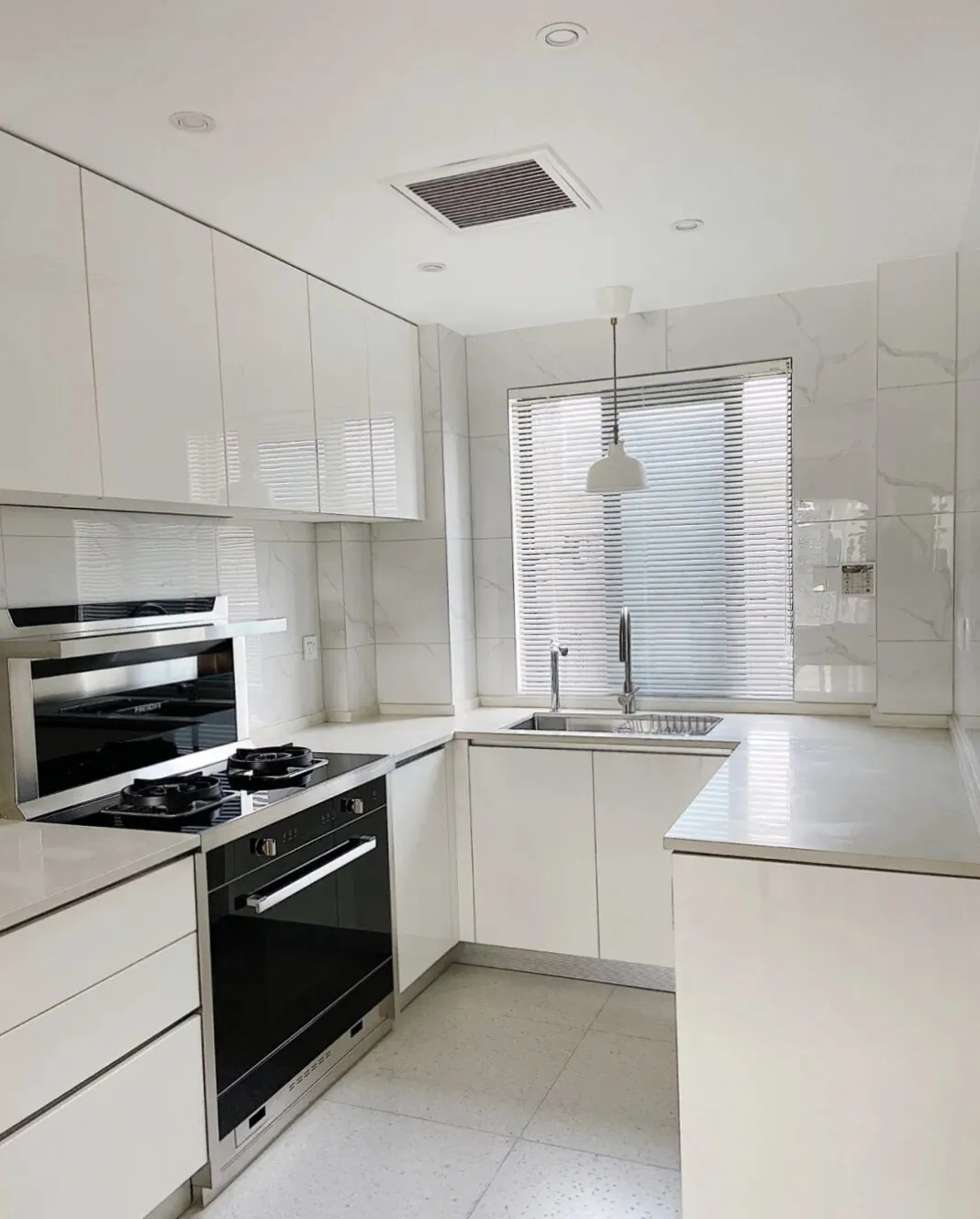 厨房装修选择传统油烟机还是集成灶?你还在纠结?还不赶紧来看看