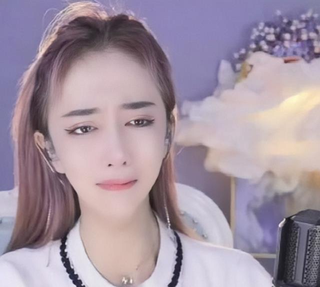 关悦|网红戚佳丽“自拍视频”被曝光,直播承认:是我本人,但没伤害谁