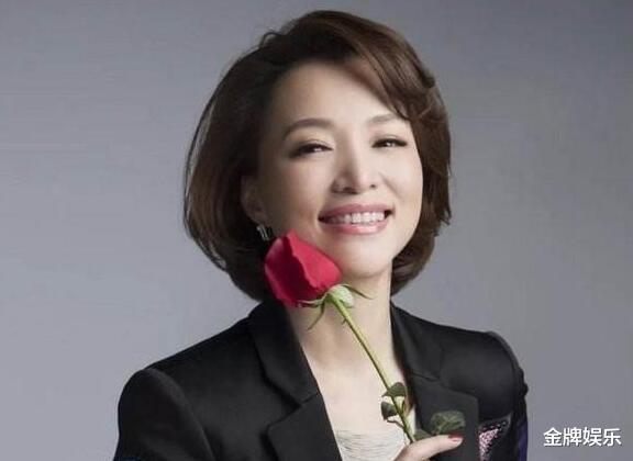 董卿|曹可凡晒出与董卿的合影！东方卫视要迎来新一姐