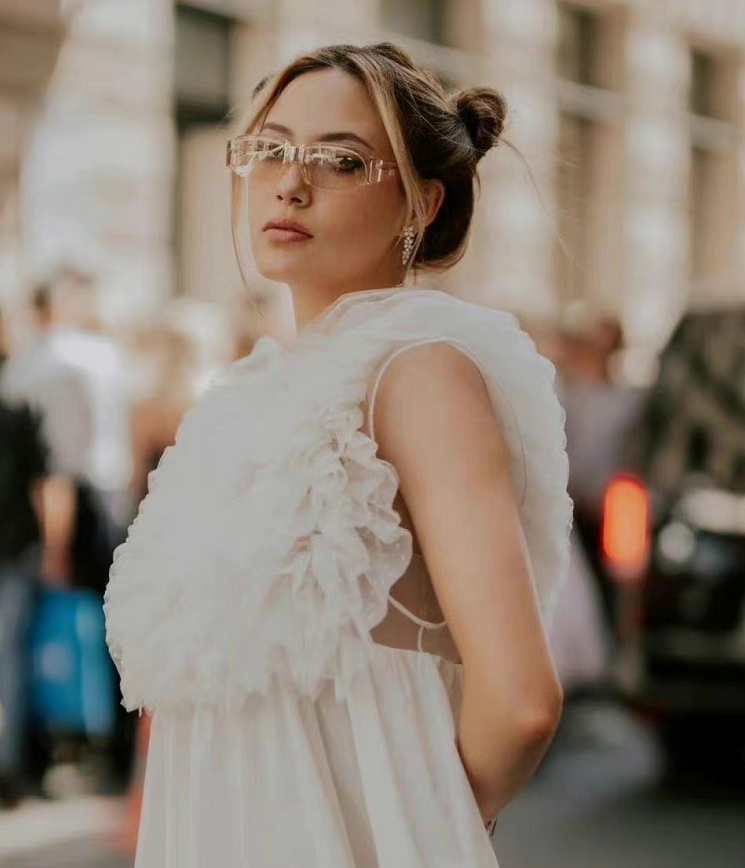 谷爱凌看秀比金卡戴珊还忙！连换四套造型件件惊艳，丸子头美出圈