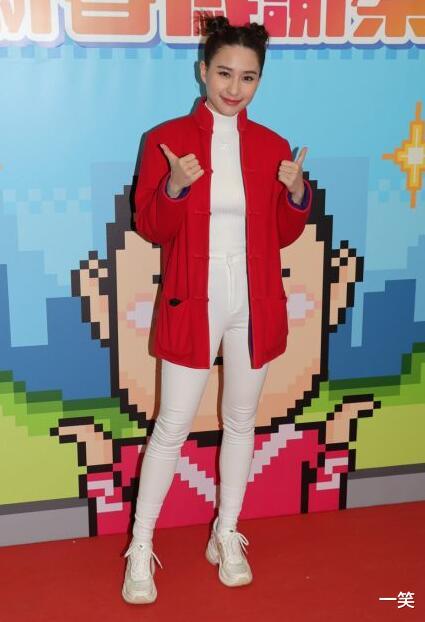 沈春阳|网传窦骁何超莲女儿出生,何超莲晒“一家三口”同框合照疑回应