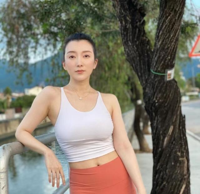 香港小姐|不想再当透明人！李天纵沉寂已久再战选美，与一众前港姐争夺奖项