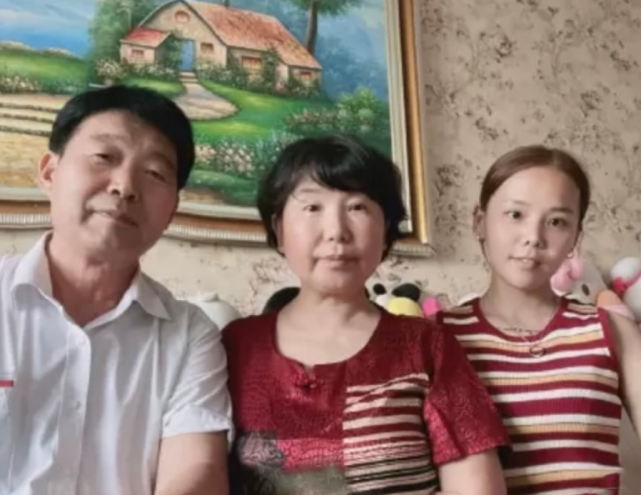 张艺兴|婆媳情深?熊磊给杜新枝铺床,郭希宽笑得合不拢嘴,网友:真能装