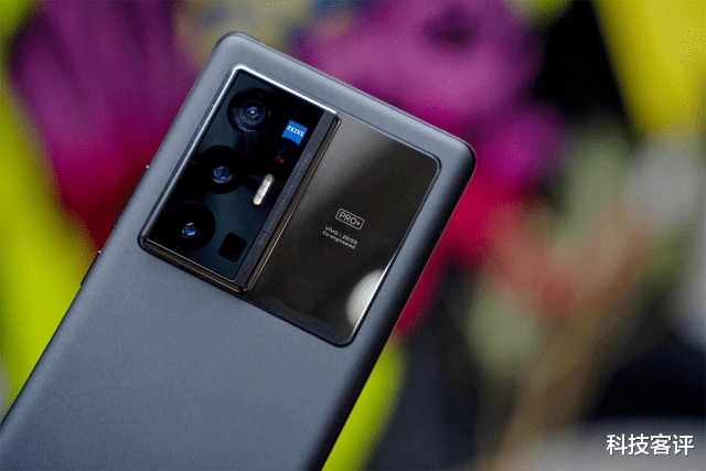 一加科技|新年手机换新攻略：这三款国产旗舰拍照最好，久用还不卡！