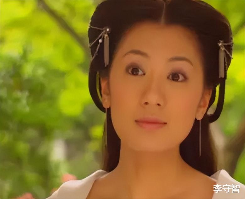 贾静雯|贾静雯开心晒母亲节礼物，咘咘长得像陈意涵，Bo妞更像萧敬腾了