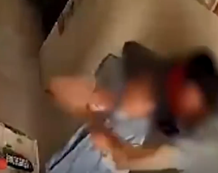 豪无人性!父亲竟对2岁儿子做出“如此凶残”的事!