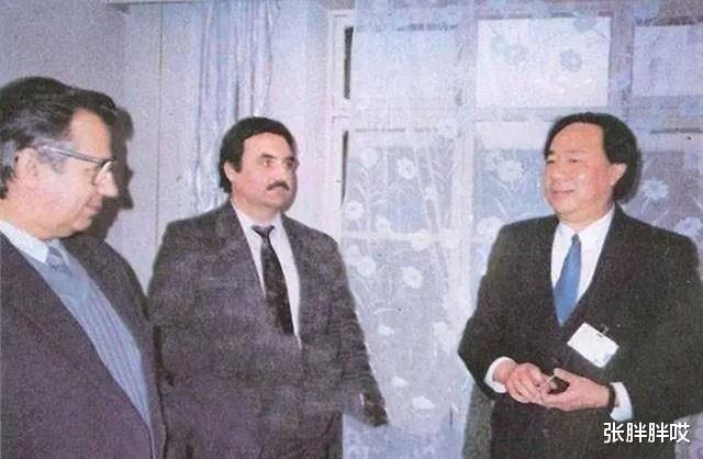 1999年“首富”牟其中入狱,妻儿远走德国,小姨子却始终不离不弃