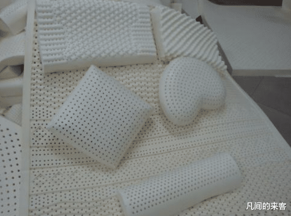 跌落神坛的乳胶床上用品