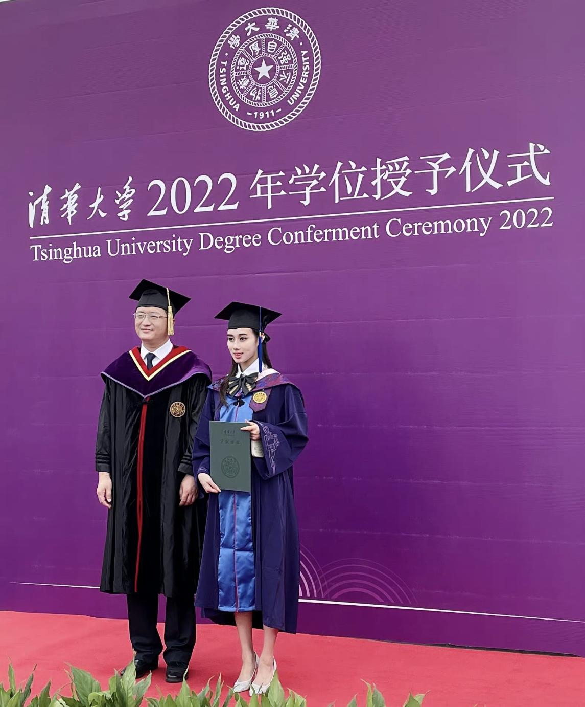 何超欣|赌王幼女何超欣上新闻,出席重要活动暴瘦认不出,上月从清华毕业