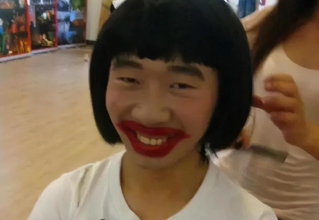 |杨迪分手惹争议?3位恋爱长跑的谐星:结局不同,争议都不小