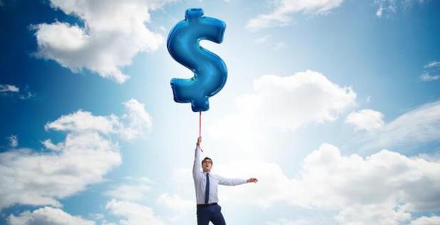 导致财富两极分化的原因，用学术理论来解释，应该怎么理解？