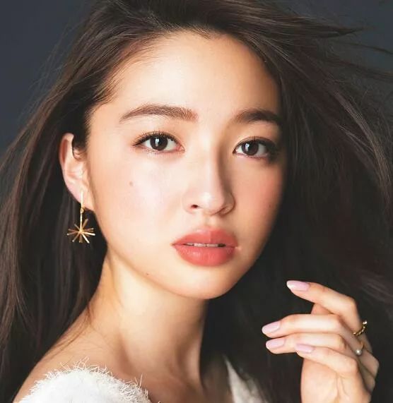 面膜 一个完美的底妆如何画你知道吗？