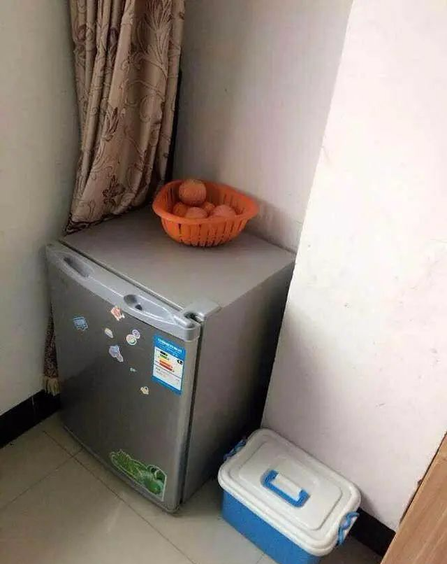 晒晒我的裸婚租房生活,厨房巴掌大,洗衣机放卧室,太不容易了!