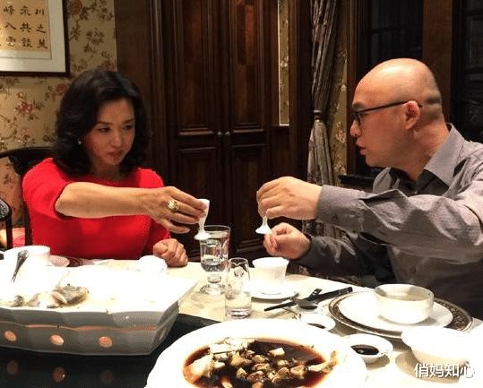 金星|1999年,金星在北京三里屯开了家酒吧,每晚的酒水利润高达50000元