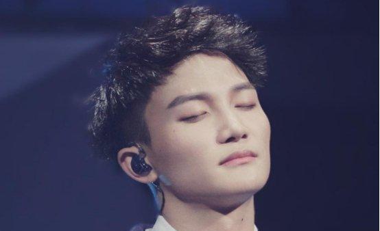 周深|“宝藏男孩”周深年少自卑,弃医从乐,哪有所谓的一夜爆红