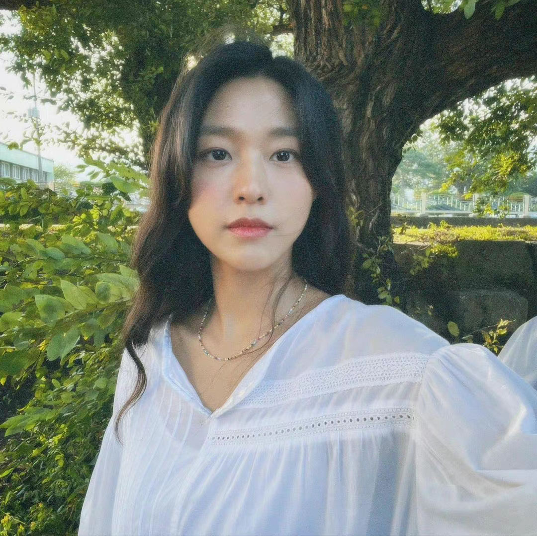 AOA|身材很迷人,脸蛋却很清纯,27岁女星雪炫,令韩网友称赞的小酒窝